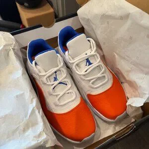 Air Jordan CMFT Low White Orange NIB 8.5 Air Jordan CMFT Low White Orange NIB 8.5 | Mercari main image 2